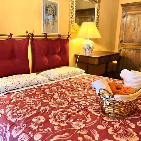 Storico Loft Nel Cuore Di لوكا المظهر الخارجي الصورة