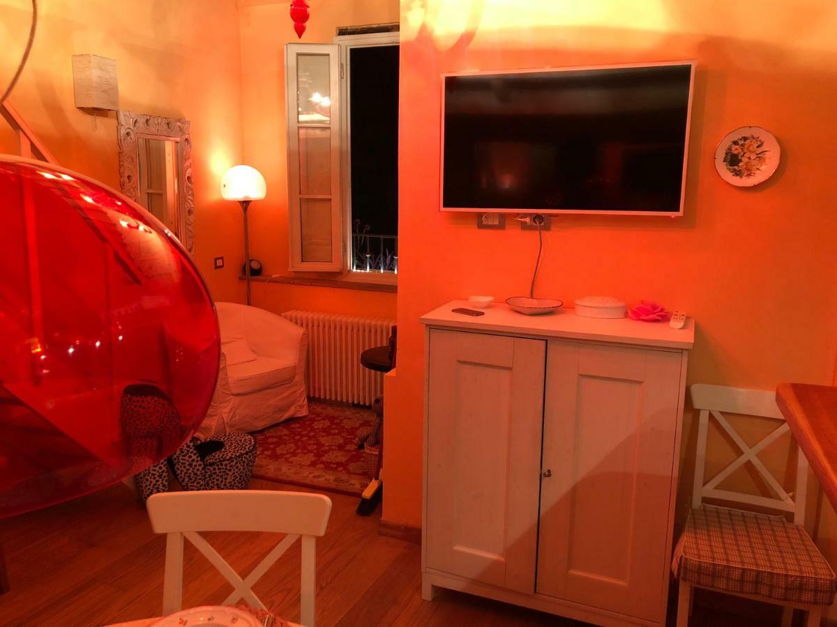 Storico Loft Nel Cuore Di لوكا المظهر الخارجي الصورة