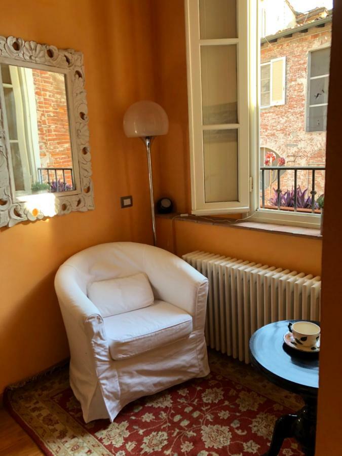 Storico Loft Nel Cuore Di لوكا المظهر الخارجي الصورة
