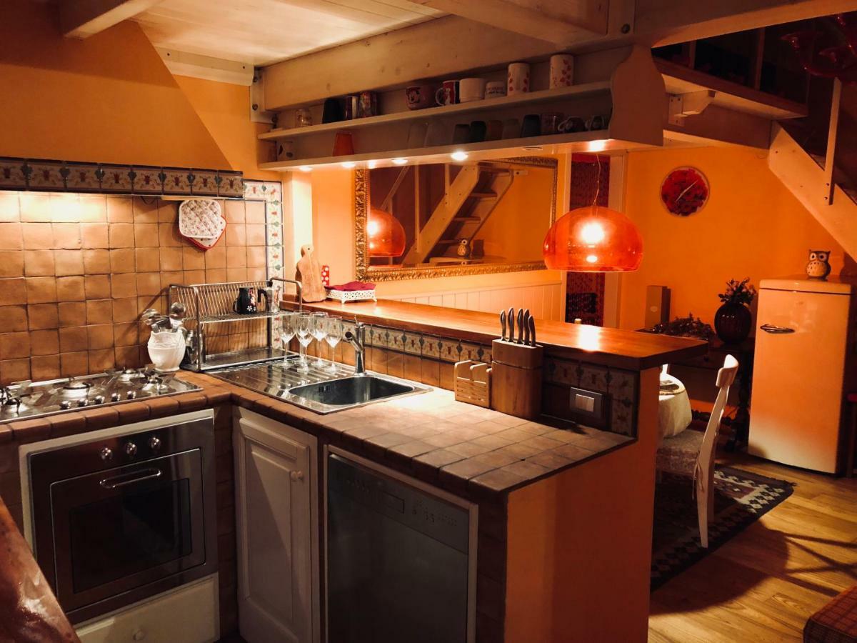 Storico Loft Nel Cuore Di لوكا المظهر الخارجي الصورة